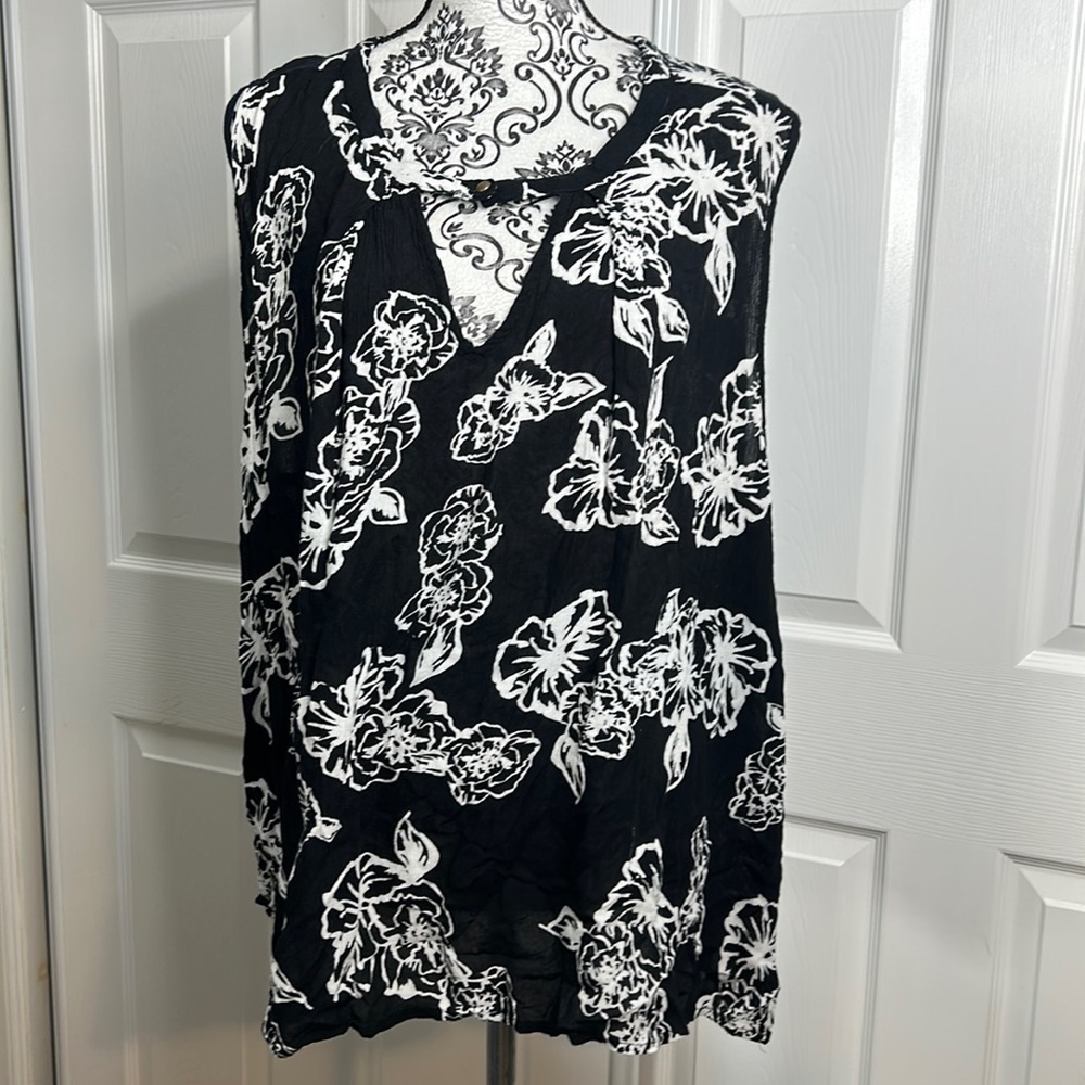 True Destiny Black White Flow Top 1X